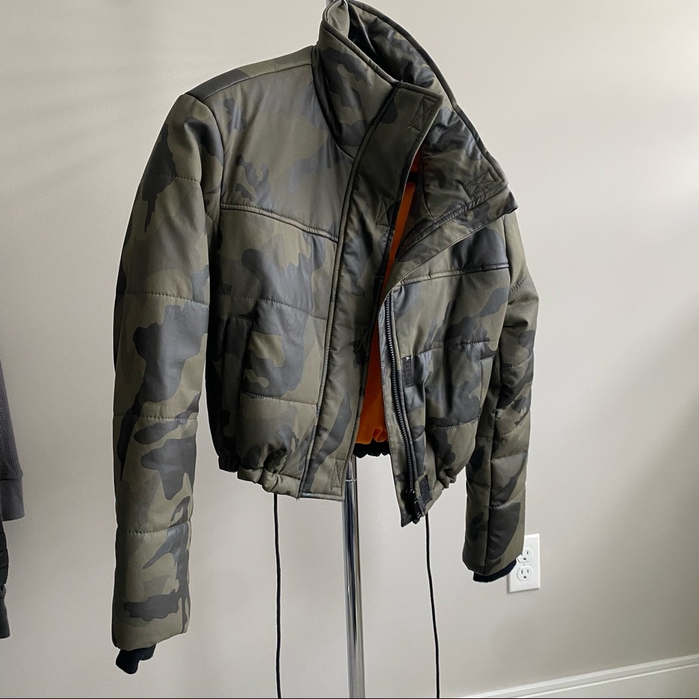 Cropped jacket - Picture 2 of 5